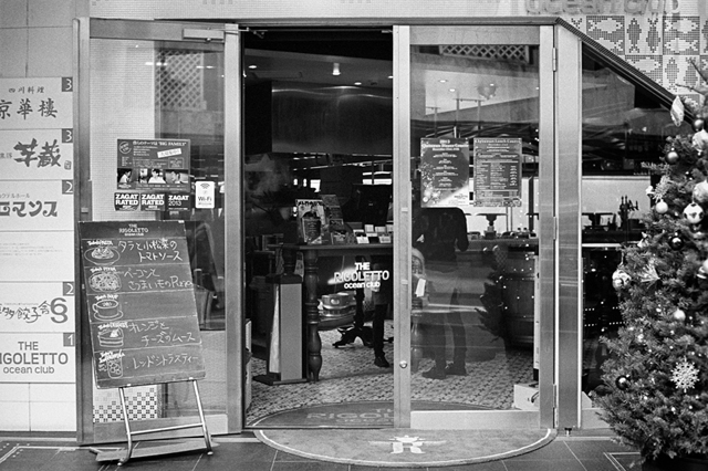 ���U���ʐ^�A���o�� f-2013.12.07Yokohama-M4-Summilux50mmF1.4-400TX-59.jpg 2013.12.07<BR>���l<BR>M4 Summilux50mmF1.4<BR>400TX D76 1:1