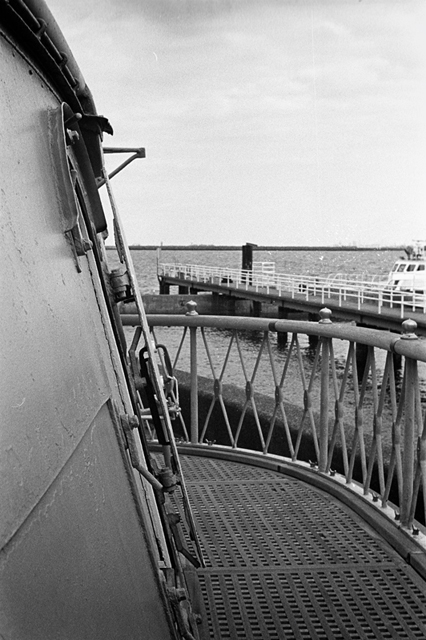���U���ʐ^�A���o�� f-2013.12.08Yokosuka-Mikasa-M4-Summilux50mmF1.4-400TX-38.jpg 2013.12.08<BR>���{�� �O�}<BR>M4 Summilux50mmF1.4<BR>400TX D76 1:1