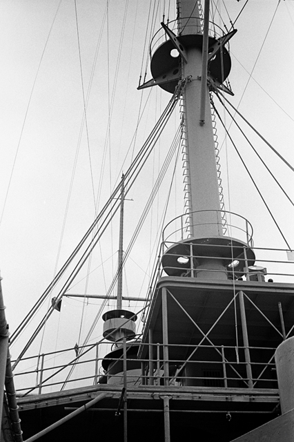 ���U���ʐ^�A���o�� f-2013.12.08Yokosuka-Mikasa-M4-Summilux50mmF1.4-400TX-41.jpg 2013.12.08<BR>���{�� �O�}<BR>M4 Summilux50mmF1.4<BR>400TX D76 1:1