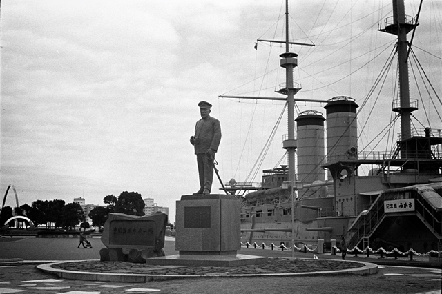 ���U���ʐ^�A���o�� f-2013.12.08Yokosuka-Mikasa-M4-Summilux50mmF1.4-400TX-51.jpg 2013.12.08<BR>���{�� �O�}<BR>M4 Summilux50mmF1.4<BR>400TX D76 1:1