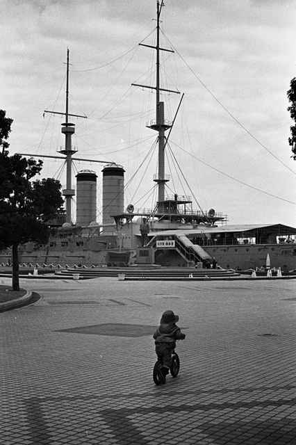 ���U���ʐ^�A���o�� f-2013.12.08Yokosuka-Mikasa-M4-Summilux50mmF1.4-400TX-57.jpg 2013.12.08<BR>���{�� �O�}<BR>M4 Summilux50mmF1.4<BR>400TX D76 1:1