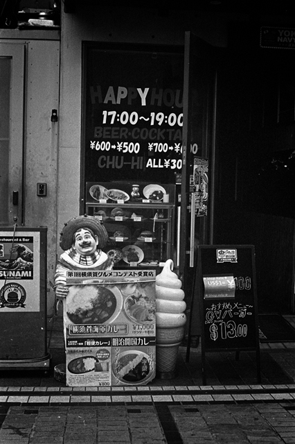 ���U���ʐ^�A���o�� f-2013.12.08Yokosuka-Shioiri-M4-Summilux50mmF1.4-400TX-27.jpg 2013.12.08<BR>���{�� ����<BR>M4 Summilux50mmF1.4<BR>400TX D76 1:1
