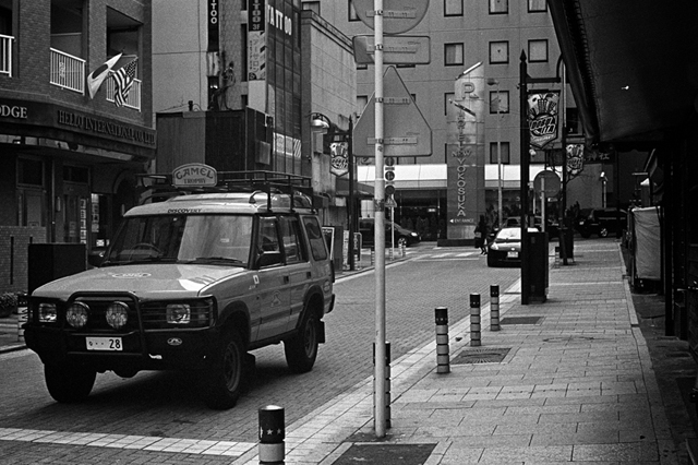 ���U���ʐ^�A���o�� f-2013.12.08Yokosuka-Shioiri-M4-Summilux50mmF1.4-400TX-34.jpg 2013.12.08<BR>���{�� ����<BR>M4 Summilux50mmF1.4<BR>400TX D76 1:1