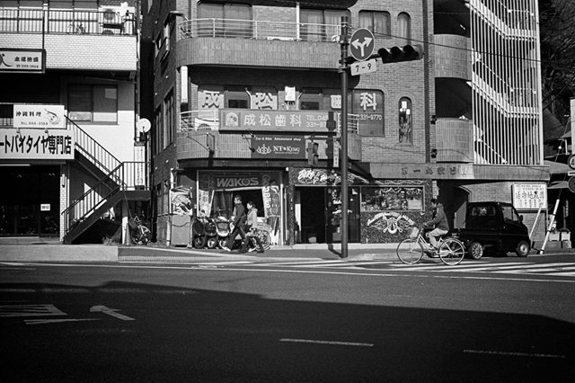 ���U���ʐ^�A���o�� f-2013.12.15Yokohama-M4-Summilux50mmF1.4-400TX-28.jpg 2013.12.15<BR>���l<BR>M4 Summilux50mmF1.4<BR>400TX D76 1:1