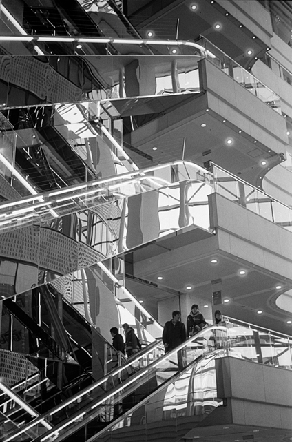 ���U���ʐ^�A���o�� f-2013.12.21Shin-yokohama-M4-Summilux50mmF1.4-400TX-027.jpg 2013.12.21<BR>�V���l<BR>M4 Summilux50mmF1.4<BR>400TX D76 1:1