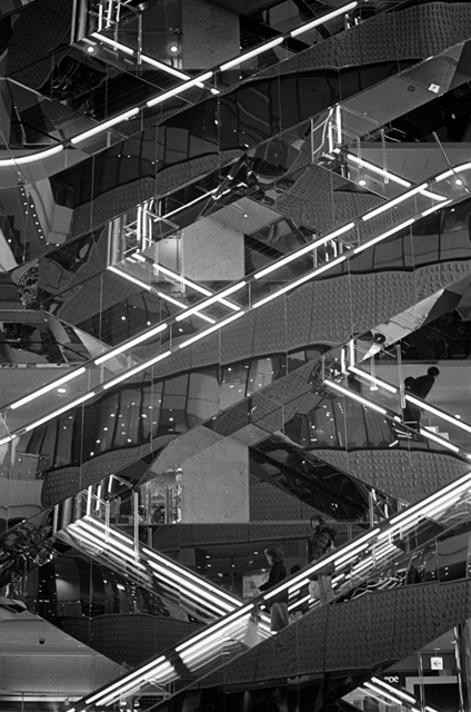 ���U���ʐ^�A���o�� f-2013.12.21Shin-yokohama-M4-Summilux50mmF1.4-400TX-029.jpg 2013.12.21<BR>�V���l<BR>M4 Summilux50mmF1.4<BR>400TX D76 1:1