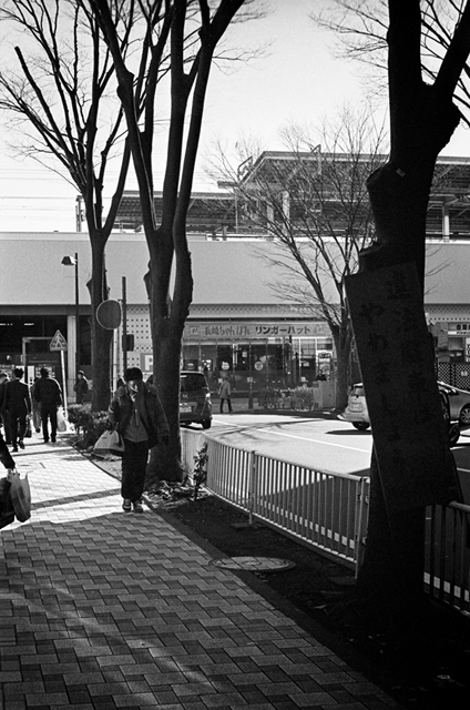���U���ʐ^�A���o�� f-2013.12.21Shin-yokohama-M4-Summilux50mmF1.4-400TX-031.jpg 2013.12.21<BR>�V���l<BR>M4 Summilux50mmF1.4<BR>400TX D76 1:1