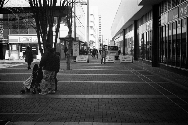 ���U���ʐ^�A���o�� f-2013.12.21Shin-yokohama-M4-Summilux50mmF1.4-400TX-038.jpg 2013.12.21<BR>�V���l<BR>M4 Summilux50mmF1.4<BR>400TX D76 1:1