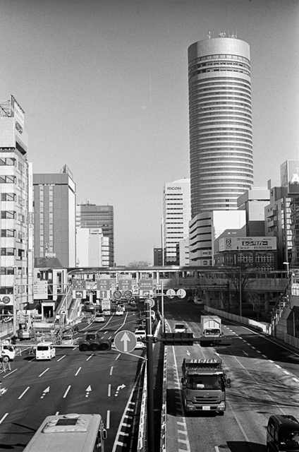 ���U���ʐ^�A���o�� f-2013.12.21Shin-yokohama-M4-Summilux50mmF1.4-400TX-044.jpg 2013.12.21<BR>�V���l<BR>M4 Summilux50mmF1.4<BR>400TX D76 1:1