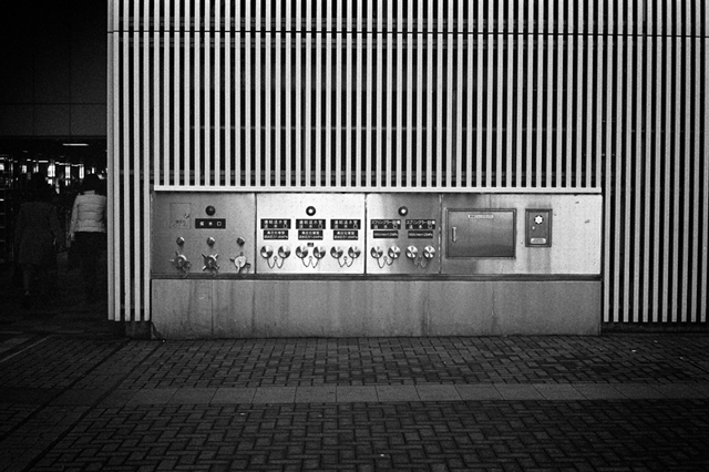 ���U���ʐ^�A���o�� f-2013.12.21Shin-yokohama-M4-Summilux50mmF1.4-400TX-045.jpg 2013.12.21<BR>�V���l<BR>M4 Summilux50mmF1.4<BR>400TX D76 1:1