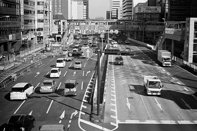 ���U���ʐ^�A���o�� f-2013.12.21Shin-yokohama-M4-Summilux50mmF1.4-400TX-048.jpg 2013.12.21<BR>�V���l<BR>M4 Summilux50mmF1.4<BR>400TX D76 1:1