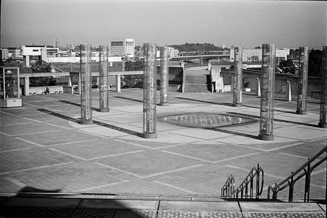 ���U���ʐ^�A���o�� f-2013.12.21Shin-yokohama-M4-Summilux50mmF1.4-400TX-062.jpg 2013.12.21<BR>�V���l<BR>M4 Summilux50mmF1.4<BR>400TX D76 1:1
