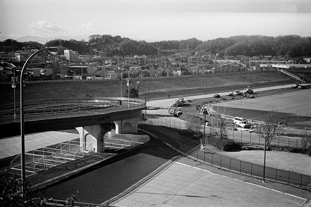 ���U���ʐ^�A���o�� f-2013.12.21Shin-yokohama-M4-Summilux50mmF1.4-400TX-066.jpg 2013.12.21<BR>�V���l<BR>M4 Summilux50mmF1.4<BR>400TX D76 1:1