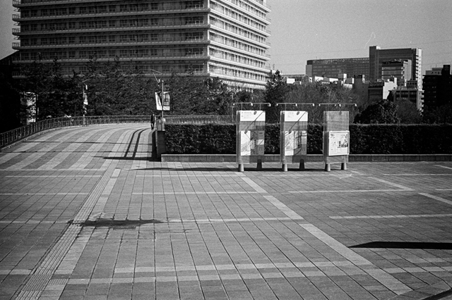 ���U���ʐ^�A���o�� f-2013.12.21Shin-yokohama-M4-Summilux50mmF1.4-400TX-075.jpg 2013.12.21<BR>�V���l<BR>M4 Summilux50mmF1.4<BR>400TX D76 1:1