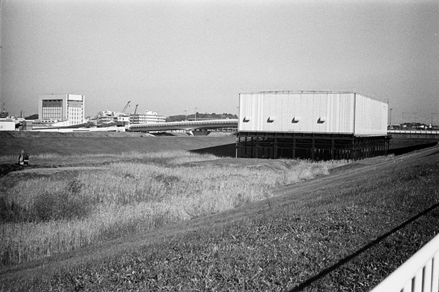 ���U���ʐ^�A���o�� f-2013.12.21Shin-yokohama-M4-Summilux50mmF1.4-400TX-079.jpg 2013.12.21<BR>�V���l<BR>M4 Summilux50mmF1.4<BR>400TX D76 1:1