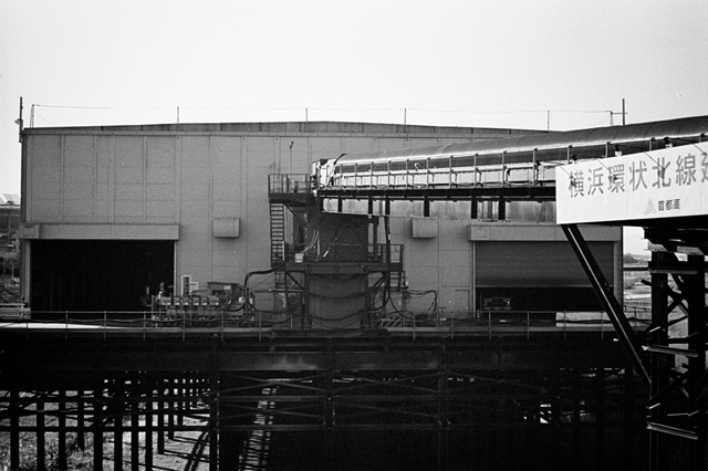 ���U���ʐ^�A���o�� f-2013.12.21Shin-yokohama-M4-Summilux50mmF1.4-400TX-081.jpg 2013.12.21<BR>�V���l<BR>M4 Summilux50mmF1.4<BR>400TX D76 1:1
