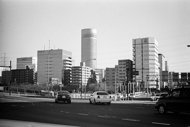 ���U���ʐ^�A���o�� f-2013.12.21Shin-yokohama-M4-Summilux50mmF1.4-400TX-087.jpg 2013.12.21<BR>�V���l<BR>M4 Summilux50mmF1.4<BR>400TX D76 1:1