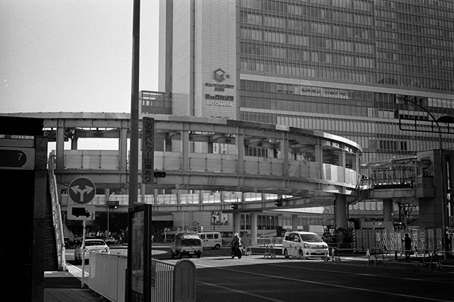���U���ʐ^�A���o�� f-2013.12.21Shin-yokohama-M4-Summilux50mmF1.4-400TX-090.jpg 2013.12.21<BR>�V���l<BR>M4 Summilux50mmF1.4<BR>400TX D76 1:1