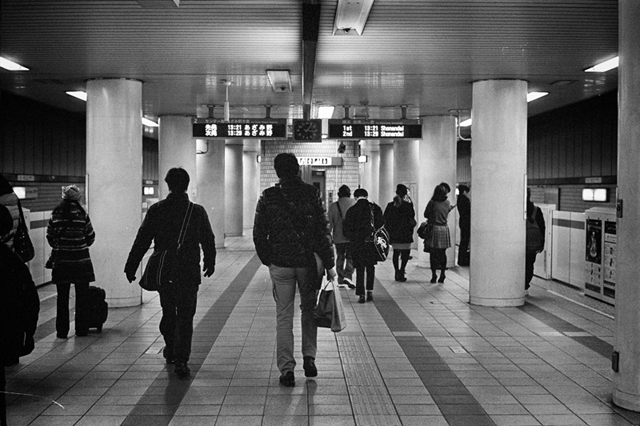���U���ʐ^�A���o�� f-2013.12.21Shin-yokohama-M4-Summilux50mmF1.4-400TX-096.jpg 2013.12.21<BR>�V���l<BR>M4 Summilux50mmF1.4<BR>400TX D76 1:1