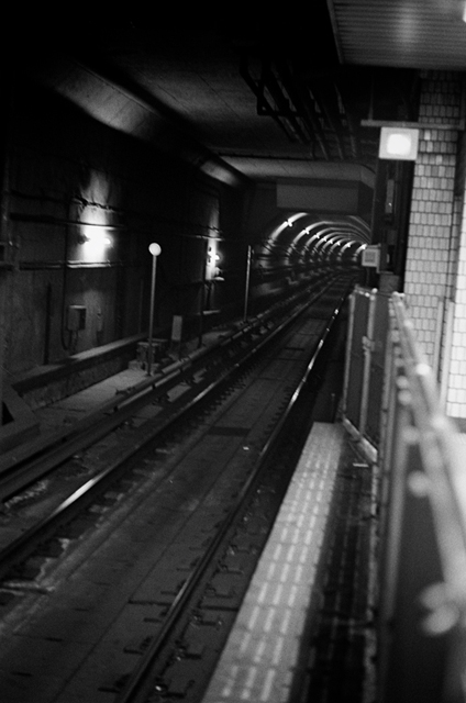 ���U���ʐ^�A���o�� f-2013.12.21Shin-yokohama-M4-Summilux50mmF1.4-400TX-097.jpg 2013.12.21<BR>�V���l<BR>M4 Summilux50mmF1.4<BR>400TX D76 1:1