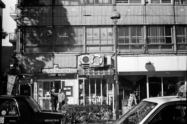 ���U���ʐ^�A���o�� f-2014.01.11Yokohama-M4-Summilux50mmF1.4-400TX-D76-051.jpg 2014.01.11<BR>���l<BR>M4 Summilux50mmF1.4<BR>400TX D76 1:1