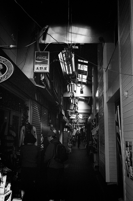 ���U���ʐ^�A���o�� f-2014.01.13Yokohama-M4-Summilux35mmF1.4-PRESTO400-D76-undiluted-052.jpg 2014.01.13<BR>���l<BR>M4 Summilux35mmF1.4<BR>PRESTO400 D76 undiluted