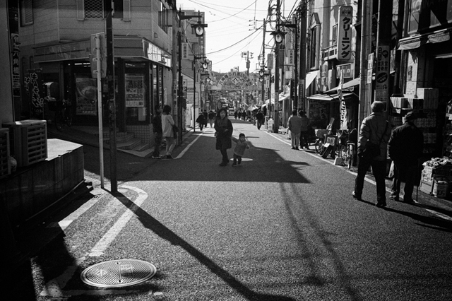 ���U���ʐ^�A���o�� f-2014.01.13Yokohama-M4-Summilux35mmF1.4-PRESTO400-D76-undiluted-072.jpg 2014.01.13<BR>���l<BR>M4 Summilux35mmF1.4<BR>PRESTO400 D76 undiluted