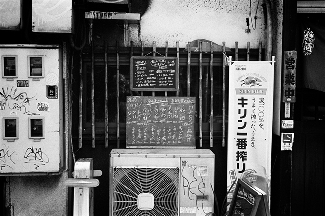 ���U���ʐ^�A���o�� f-2014.03.16Yokohama-M3-Summicron50mmF2Rigid-400TX-D76-undiluted-100.jpg 2014.03.16<BR>���l<BR>M3 Summicron50mmF2Rigid<BR>400TX D76 undiluted